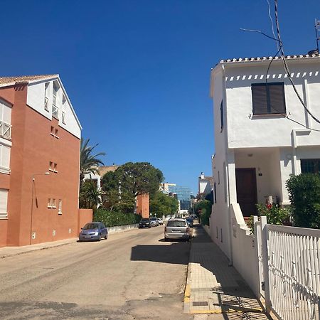 Chalet adosado en urbanización con precioso jardín Dénia Exterior foto