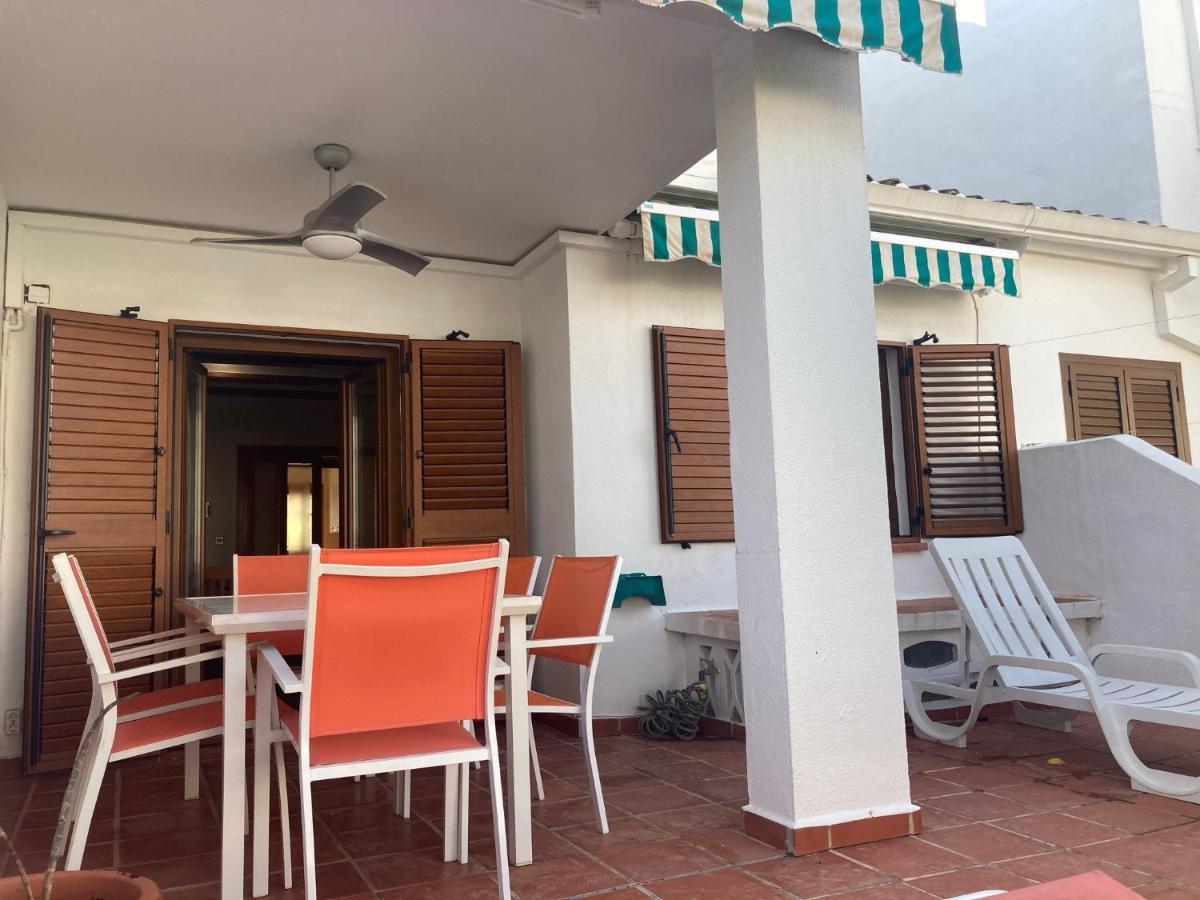 Chalet adosado en urbanización con precioso jardín Dénia Exterior foto