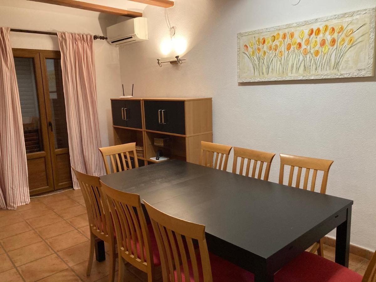 Chalet adosado en urbanización con precioso jardín Dénia Exterior foto