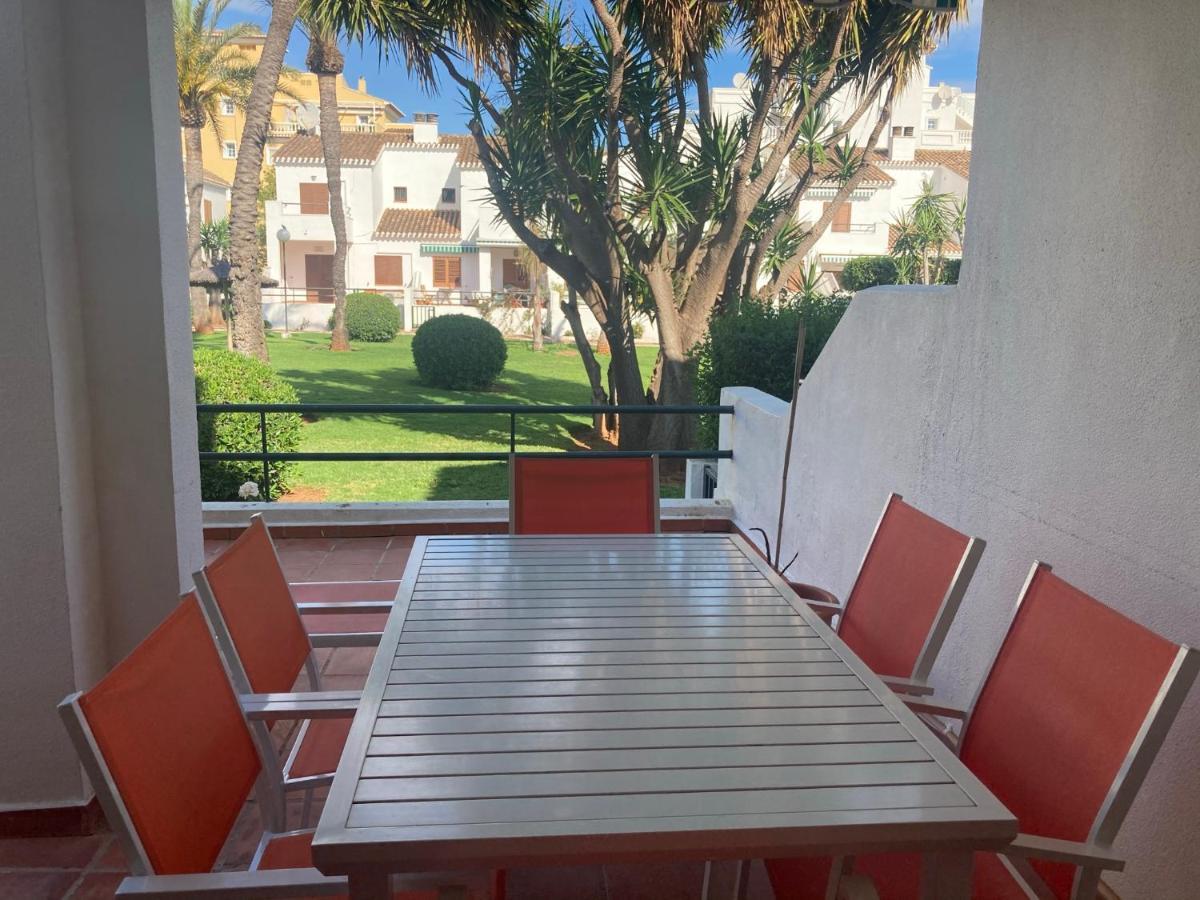 Chalet adosado en urbanización con precioso jardín Dénia Exterior foto